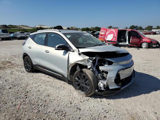 1G1FZ6S06N4129563 - 2022 CHEVROLET BOLT EUV PREMIER SILVER photo 4