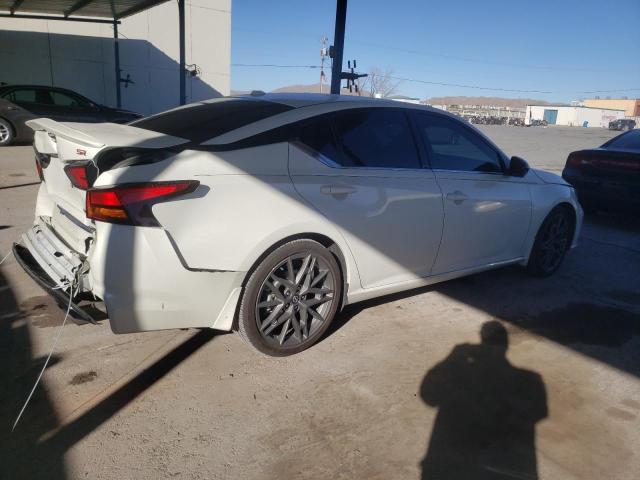 1N4AL4CV2PN324483 - 2023 NISSAN ALTIMA SR WHITE photo 3