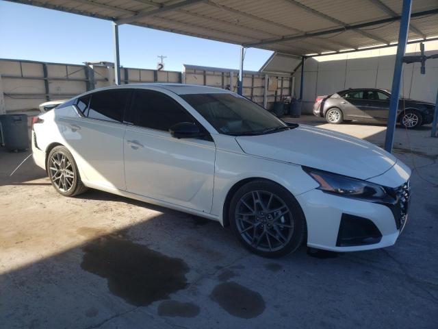 1N4AL4CV2PN324483 - 2023 NISSAN ALTIMA SR WHITE photo 4