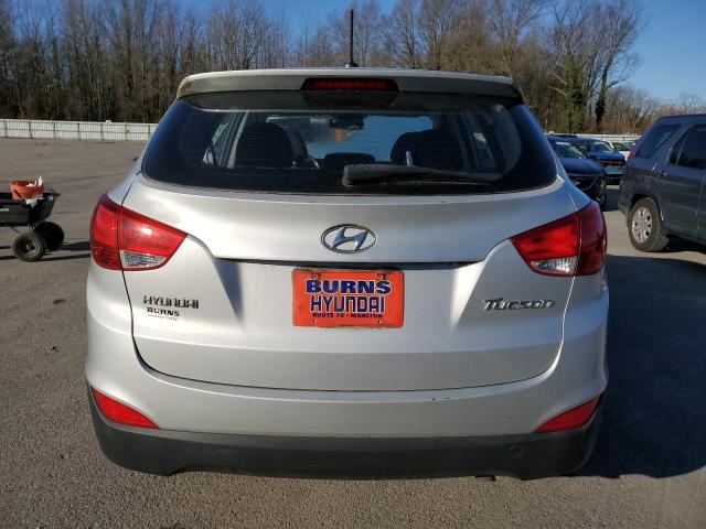 KM8JT3AB7BU120463 - 2011 HYUNDAI TUCSON GL SILVER photo 6