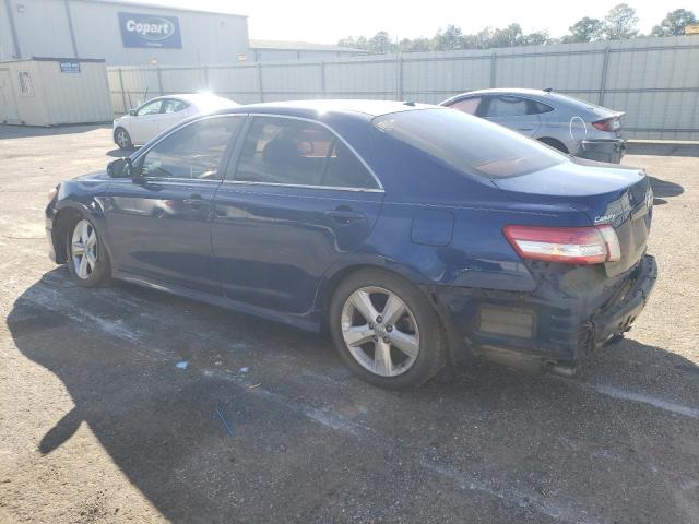 4T1BF3EK8BU681387 - 2011 TOYOTA CAMRY BASE BLUE photo 2