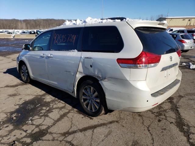 5TDDK3DCXBS005532 - 2011 TOYOTA SIENNA XLE WHITE photo 2