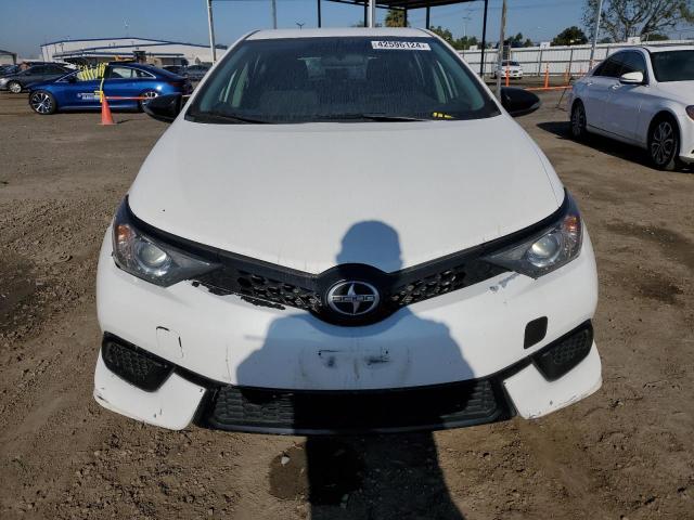 JTNKARJE1GJ522611 - 2016 TOYOTA SCION IM WHITE photo 5