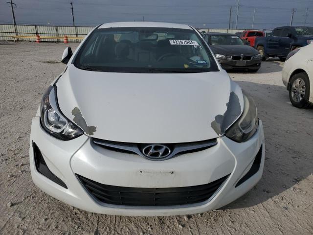 5NPDH4AE6GH742704 - 2016 HYUNDAI ELANTRA SE WHITE photo 5