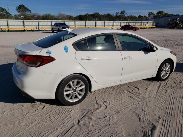 3KPFL4A74HE011879 - 2017 KIA FORTE LX WHITE photo 3