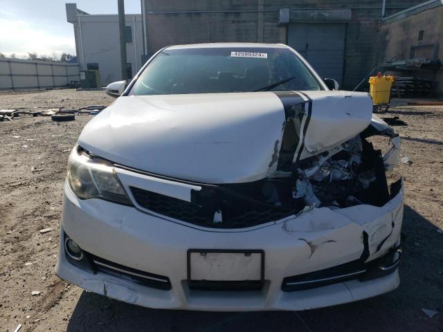 4T1BF1FK7CU619869 - 2012 TOYOTA CAMRY BASE WHITE photo 5