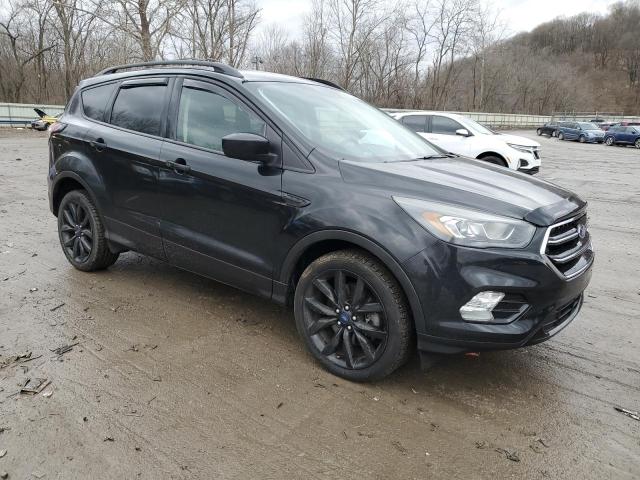 1FMCU9G95HUC41658 - 2017 FORD ESCAPE SE BLACK photo 4