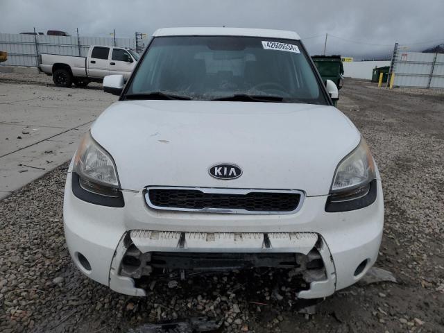 KNDJT2A27B7284664 - 2011 KIA SOUL + WHITE photo 5