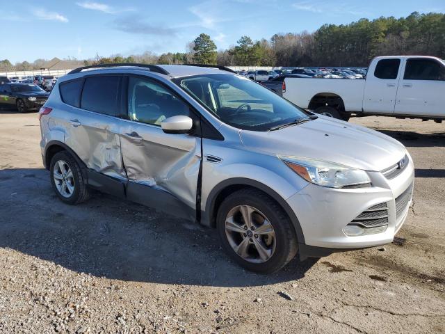 1FMCU0GX3GUC62372 - 2016 FORD ESCAPE SE SILVER photo 4