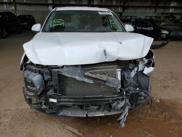 5NMS2CAD0KH127307 - 2019 HYUNDAI SANTA FE SE WHITE photo 5