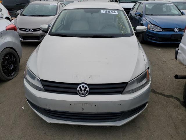 3VWDZ7AJXBM373826 - 2011 VOLKSWAGEN JETTA SE BEIGE photo 5