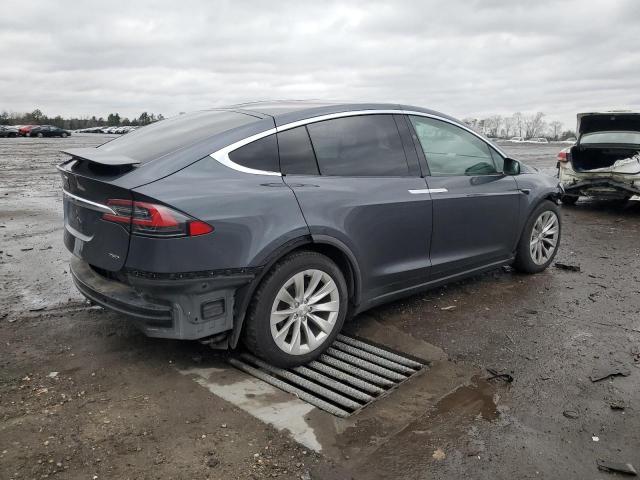 5YJXCBE27HF029682 - 2017 TESLA MODEL X WHITE photo 3