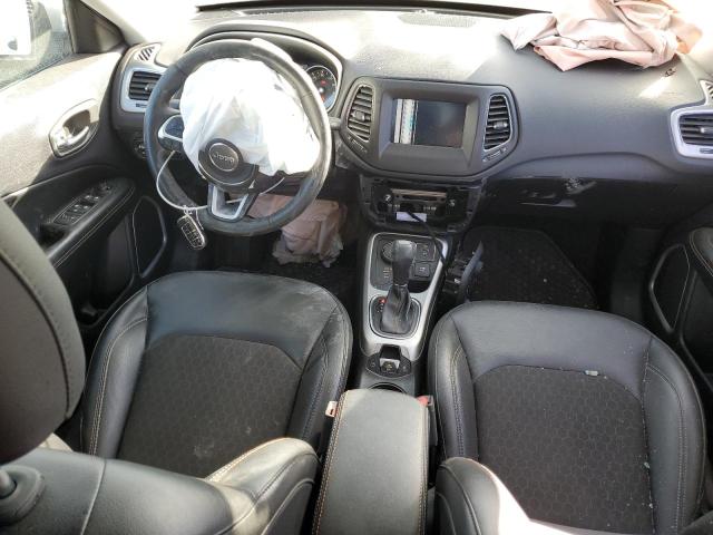 3C4NJDBB8JT256027 - 2018 JEEP COMPASS LATITUDE 白色 照片 8