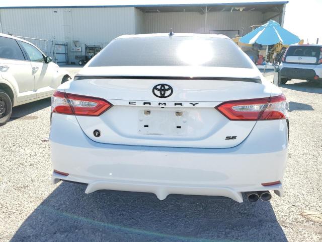 4T1G11AK2LU398919 - 2020 TOYOTA CAMRY SE WHITE photo 6