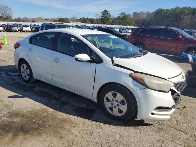 KNAFK4A65G5594240 - 2016 KIA FORTE LX WHITE photo 4