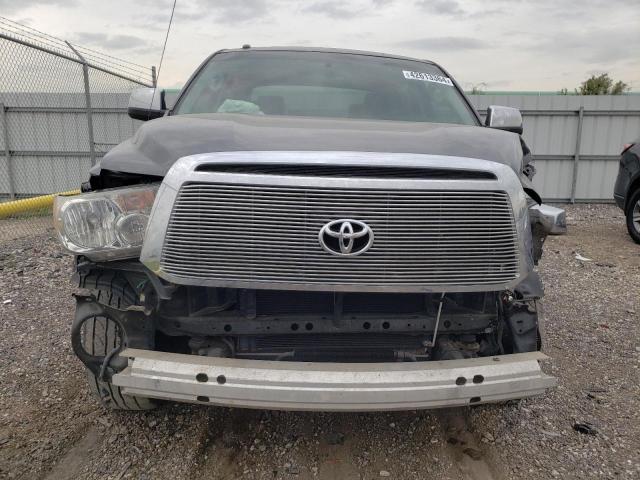 5TFEY5F12CX127372 - 2012 TOYOTA TUNDRA CREWMAX SR5 GRAY photo 5