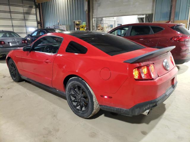 1ZVBP8AM8C5207308 - 2012 FORD MUSTANG RED photo 2