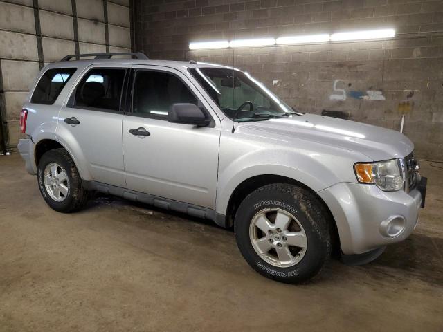 1FMCU9D72BKC38366 - 2011 FORD OTHER XLT SILVER photo 4