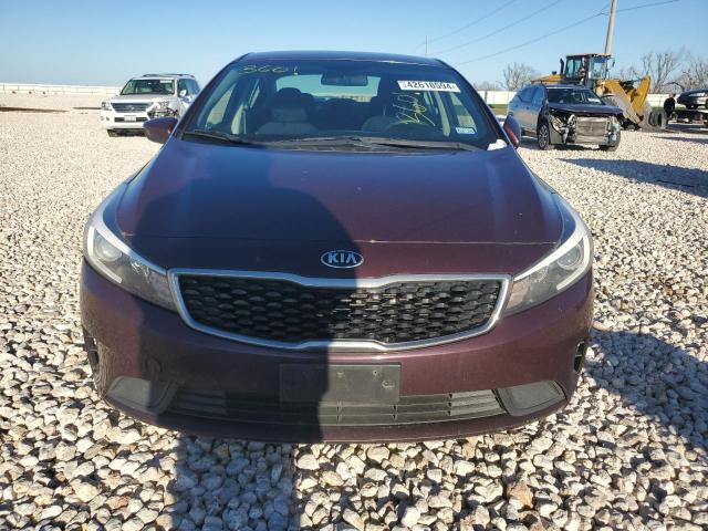 3KPFK4A79JE230569 - 2018 KIA FORTE LX MAROON photo 5