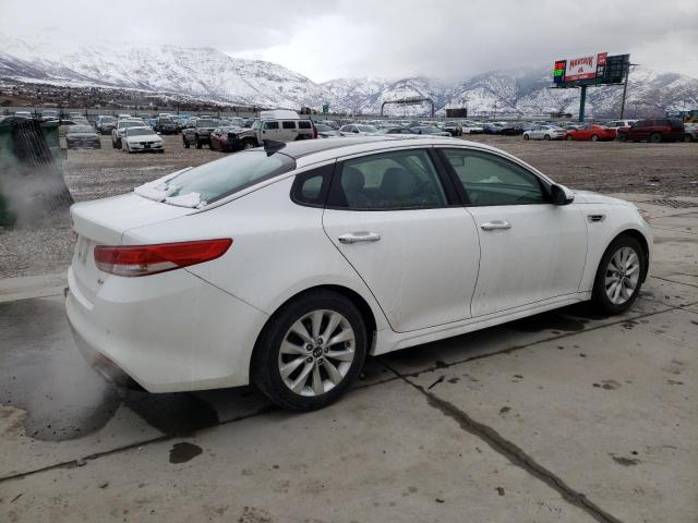 5XXGU4L32GG069488 - 2016 KIA OPTIMA EX WHITE photo 3