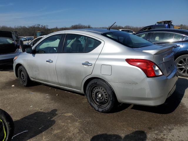 3N1CN7APXHK465069 - 2017 NISSAN VERSA S SILVER photo 2