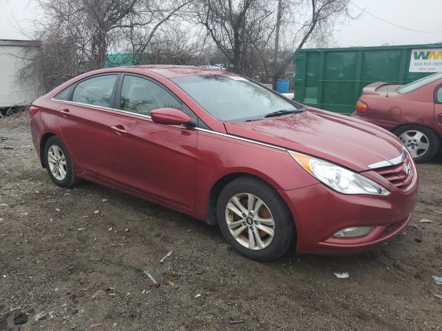 5NPEB4AC0DH511720 - 2013 HYUNDAI SONATA GLS RED photo 4