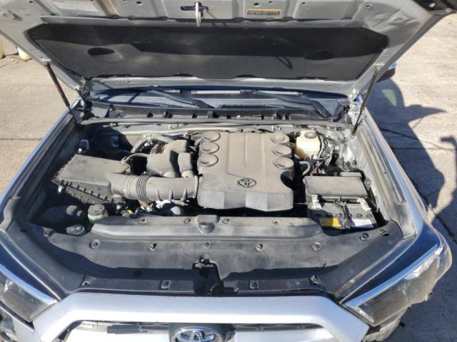 JTEBU5JR7J5563215 - 2018 TOYOTA 4RUNNER SR5/SR5 PREMIUM SILVER photo 11