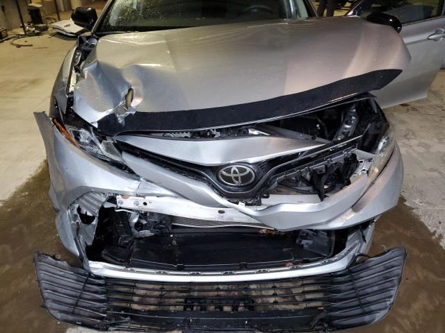 4T1B11HK7KU239523 - 2019 TOYOTA CAMRY L SILVER photo 11