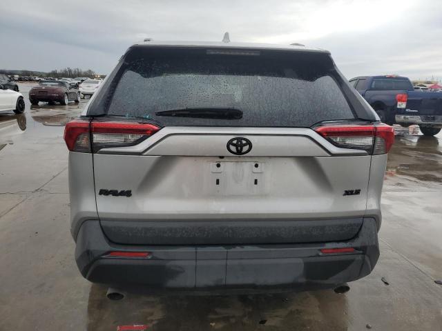 2T3W1RFV6KW020881 - 2019 TOYOTA RAV4 XLE 银色 照片 6