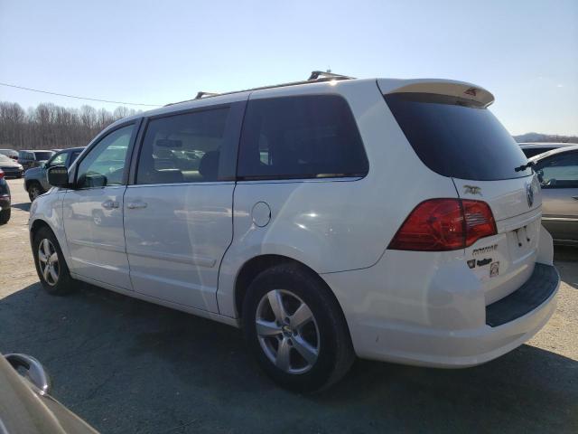 2V4RW3DG3BR634268 - 2011 VOLKSWAGEN ROUTAN SE WHITE photo 2