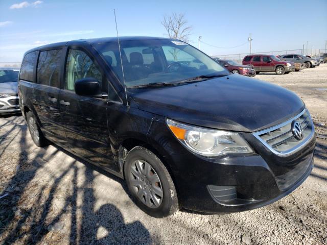 2C4RVAAG7ER144751 - 2014 VOLKSWAGEN ROUTAN S BLACK photo 4