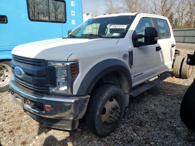 1FD0W5HT1KEF60444 - 2019 FORD F550 SUPER DUTY WHITE photo 1