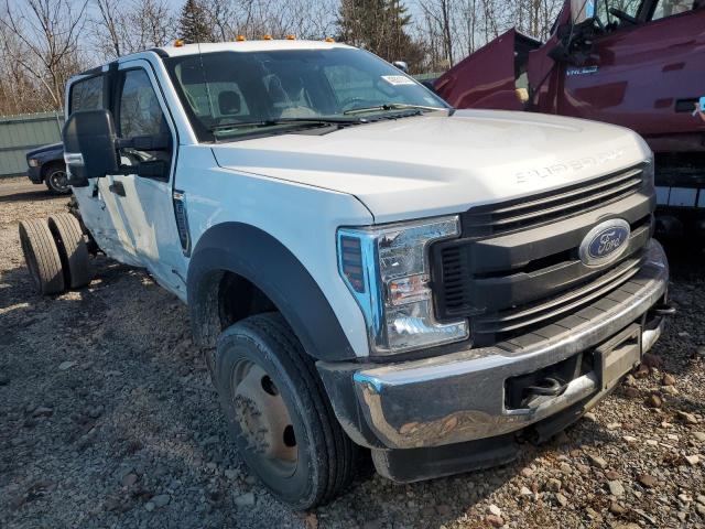 1FD0W5HT1KEF60444 - 2019 FORD F550 SUPER DUTY WHITE photo 4