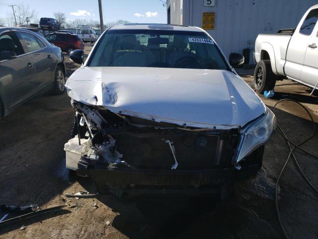 4T1BK3DB8BU414358 - 2011 TOYOTA AVALON BASE 白色 照片 5