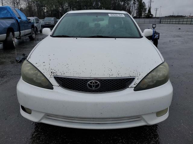 4T1BE32K45U558830 - 2005 TOYOTA CAMRY LE WHITE photo 5