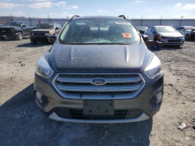 1FMCU9GD7JUB70649 - 2018 FORD ESCAPE SE GRAY photo 5