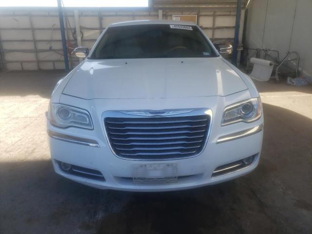 2C3CCAEG2DH600489 - 2013 CHRYSLER 300C WHITE photo 5