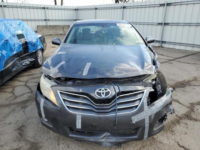 4T1BK3EK3BU617429 - 2011 TOYOTA CAMRY SE GRAY photo 5