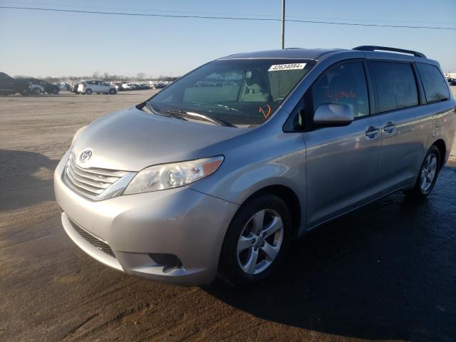 2017 TOYOTA SIENNA LE, 