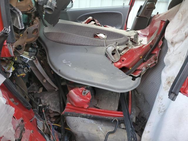 KNADC123326199290 - 2002 KIA RIO RED photo 7