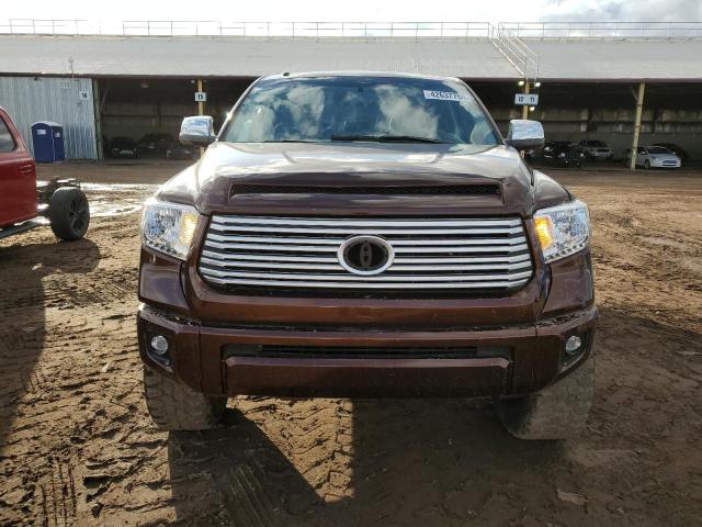 5TFHW5F14GX505815 - 2016 TOYOTA TUNDRA CREWMAX LIMITED BROWN photo 5