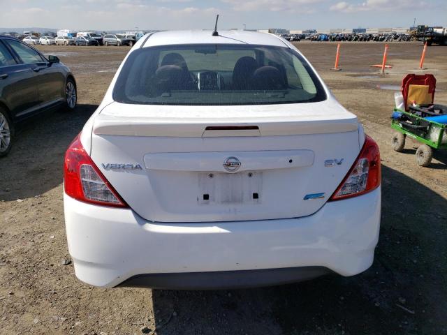 3N1CN7AP4FL878032 - 2015 NISSAN VERSA S WHITE photo 6