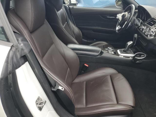 WBALL5C54DJ103797 - 2013 BMW Z4 SDRIVE28I WHITE photo 10