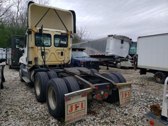 3AKJGEDV5GSGV3161 - 2016 FREIGHTLINER CASCADIA 1 WHITE photo 3