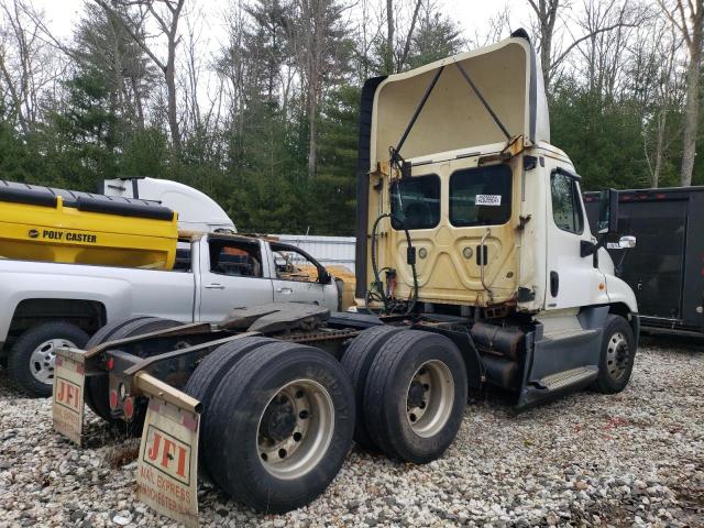 3AKJGEDV5GSGV3161 - 2016 FREIGHTLINER CASCADIA 1 WHITE photo 4