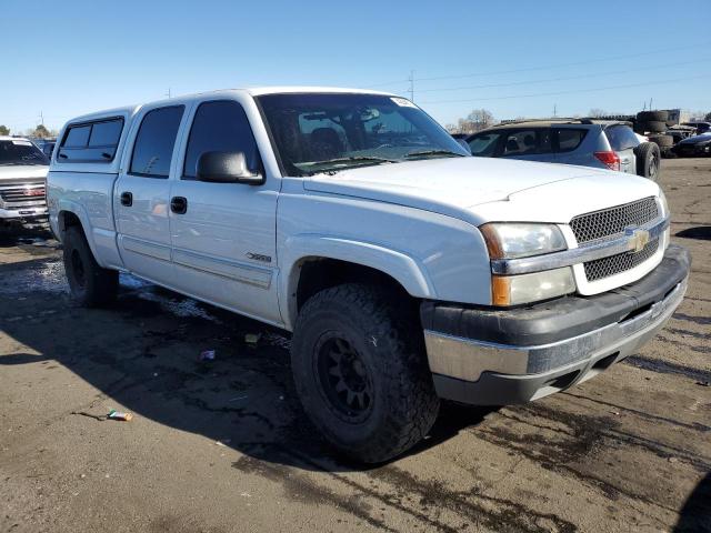 1GCGK23U64F159045 - 2004 CHEVROLET SILVERADO K2500 WHITE photo 4