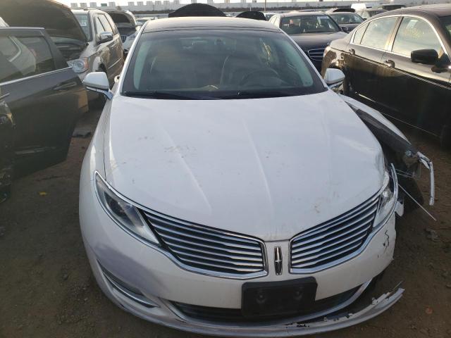 3LN6L2LU7FR606296 - 2015 LINCOLN MKZ HYBRID WHITE photo 5