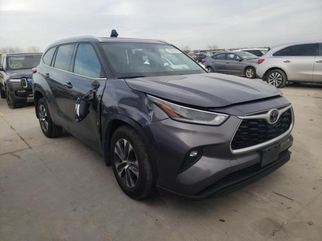 5TDGZRBH6MS122411 - 2021 TOYOTA HIGHLANDER XLE GRAY photo 4