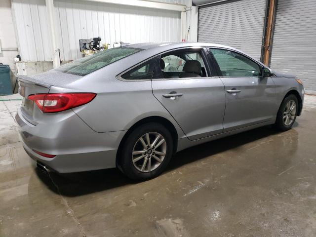 5NPE24AF6HH493983 - 2017 HYUNDAI SONATA SE SILVER photo 3