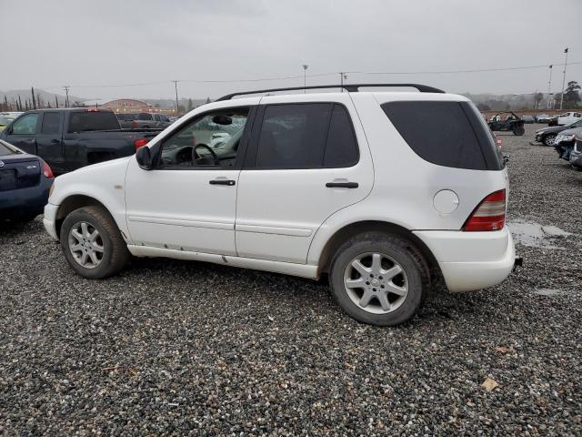 4JGAB72E4XA068432 - 1999 MERCEDES-BENZ ML 430 WHITE photo 2